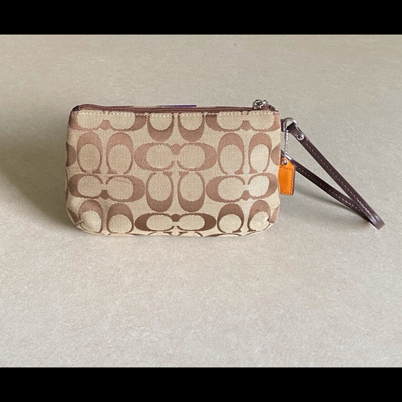 Coach wristlet. - Picture 8 of 16